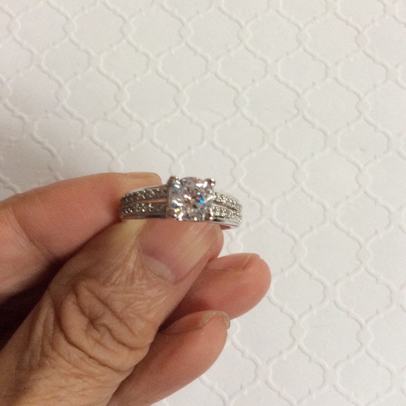 18k GP Diamond Engagement Ring Stamped - Picture 10 of 10